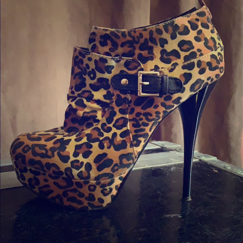 Leopard booties